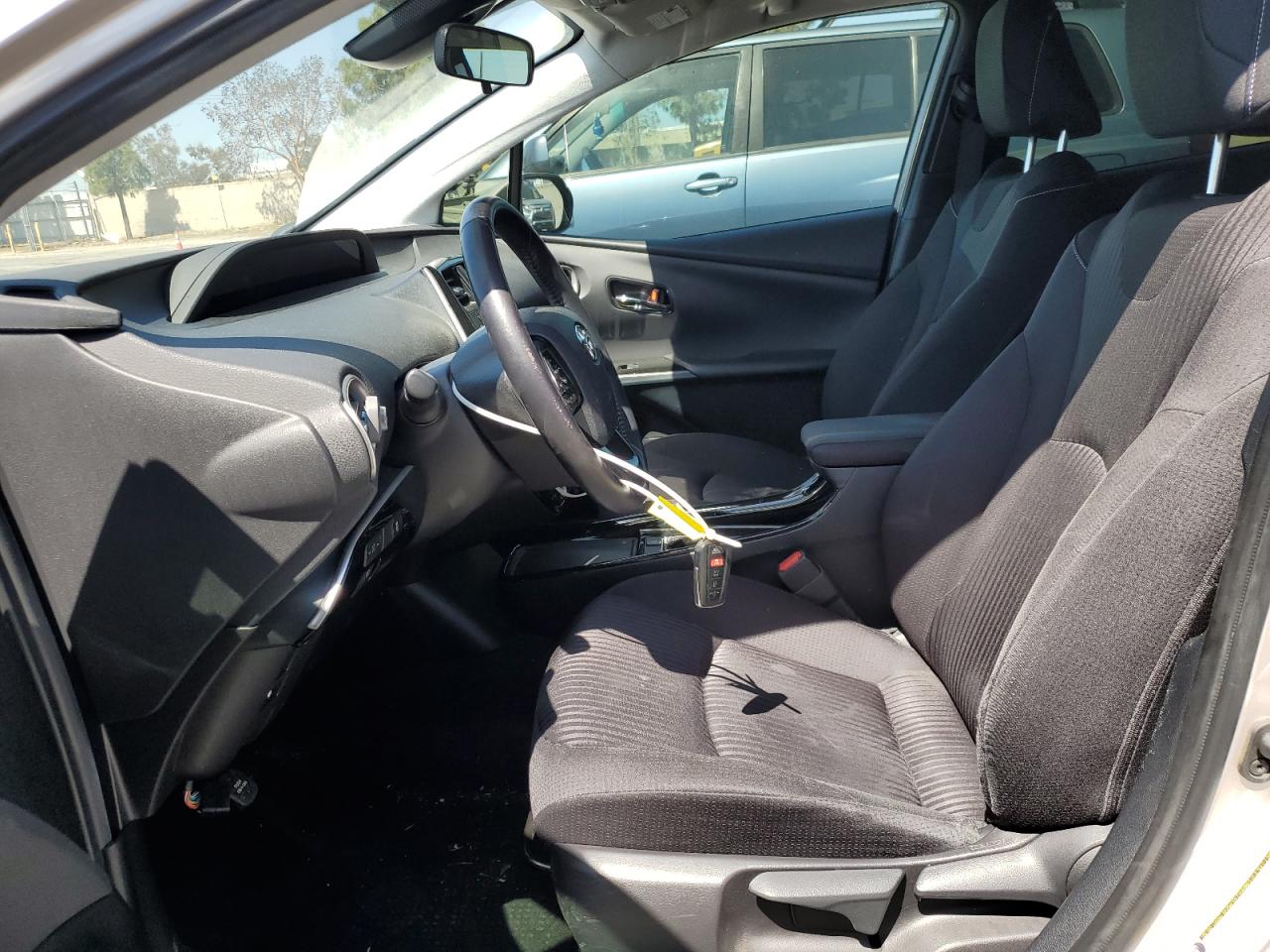 2020 Toyota Prius Prime Le VIN: JTDKARFP7L3158983 Lot: 57030935