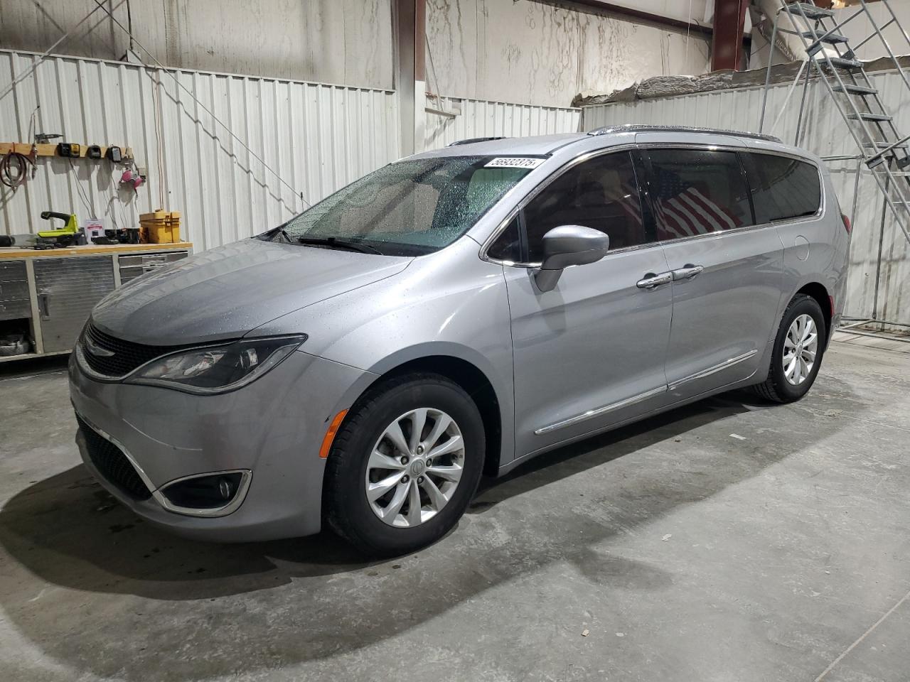 2018 Chrysler Pacifica Touring L silver null flexible 2C4RC1BG7JR141802 photo #1
