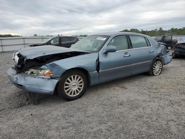 2004 Lincoln Town Car Executive