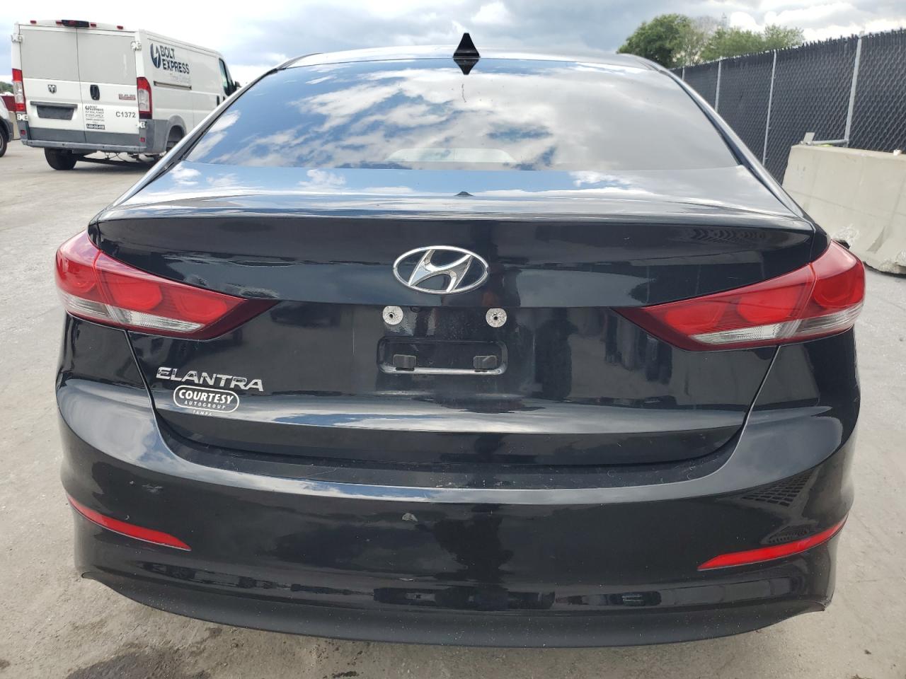 2018 Hyundai Elantra Sel VIN: 5NPD84LF1JH288553 Lot: 56292305