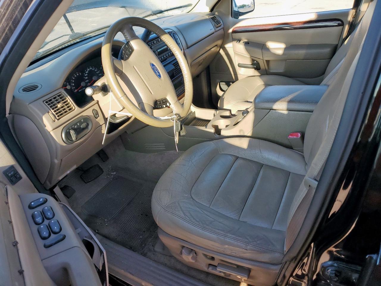 2004 Ford Explorer Limited VIN: 1FMZU65KX4UC05800 Lot: 56354925