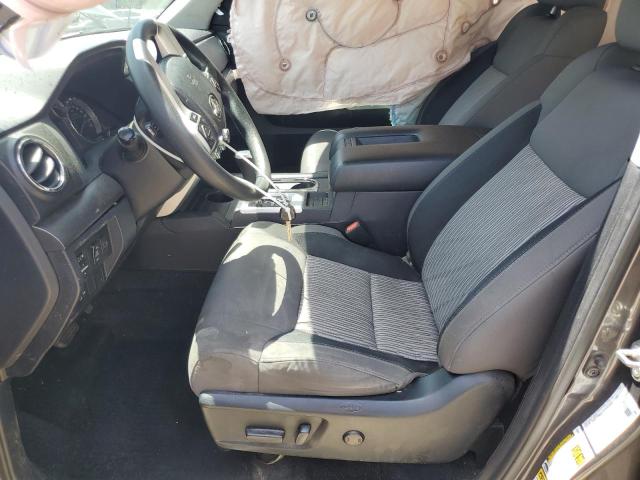 Pickups TOYOTA TUNDRA 2017 Srebrny