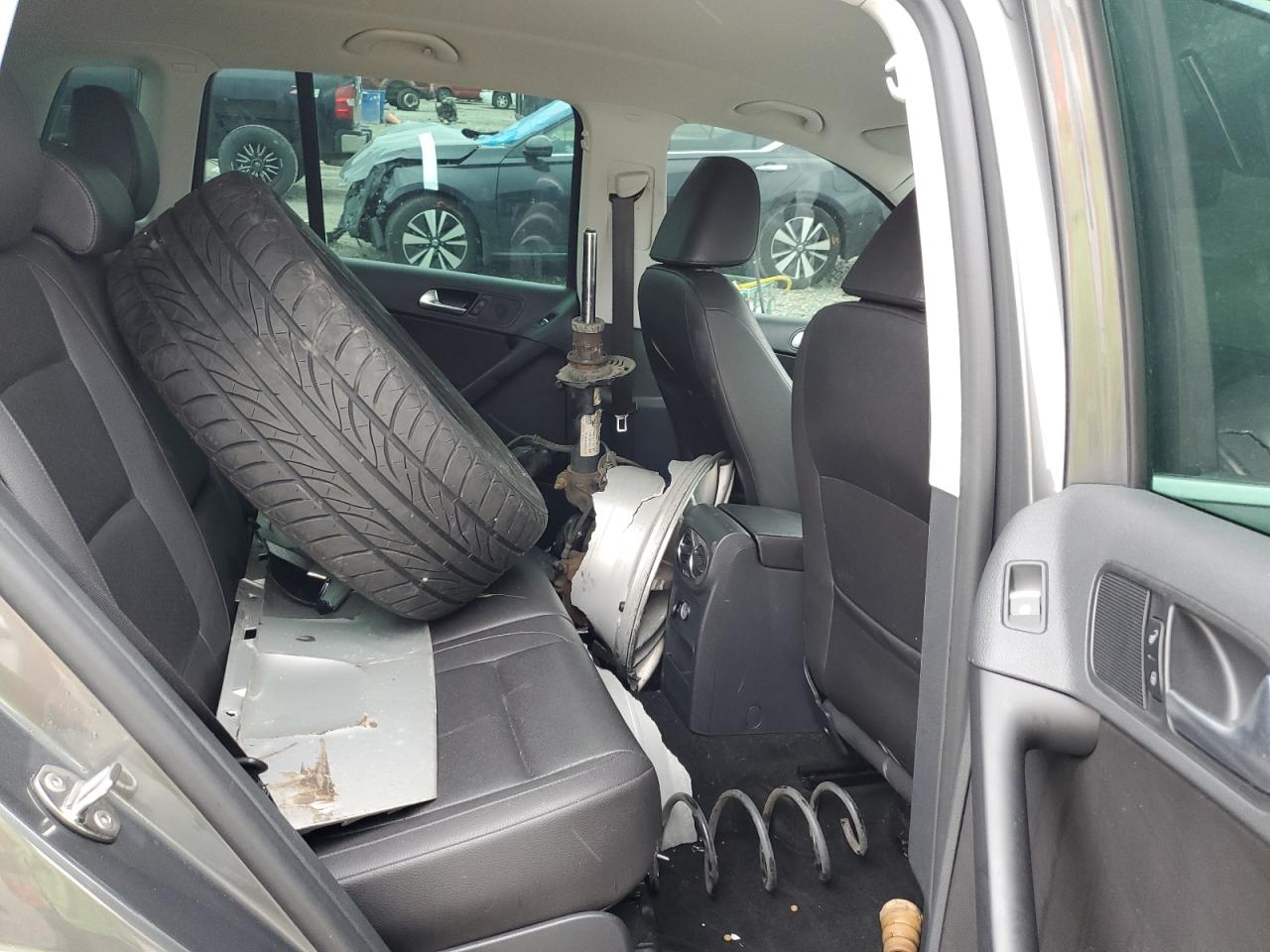 2014 Volkswagen Tiguan S VIN: WVGAV3AX6EW619592 Lot: 57236455