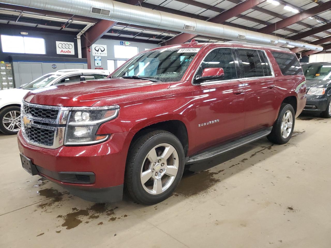 2016 Chevrolet Suburban C1500 Lt zu verkaufen in East Granby, CT - Minor Dent/Scratches
