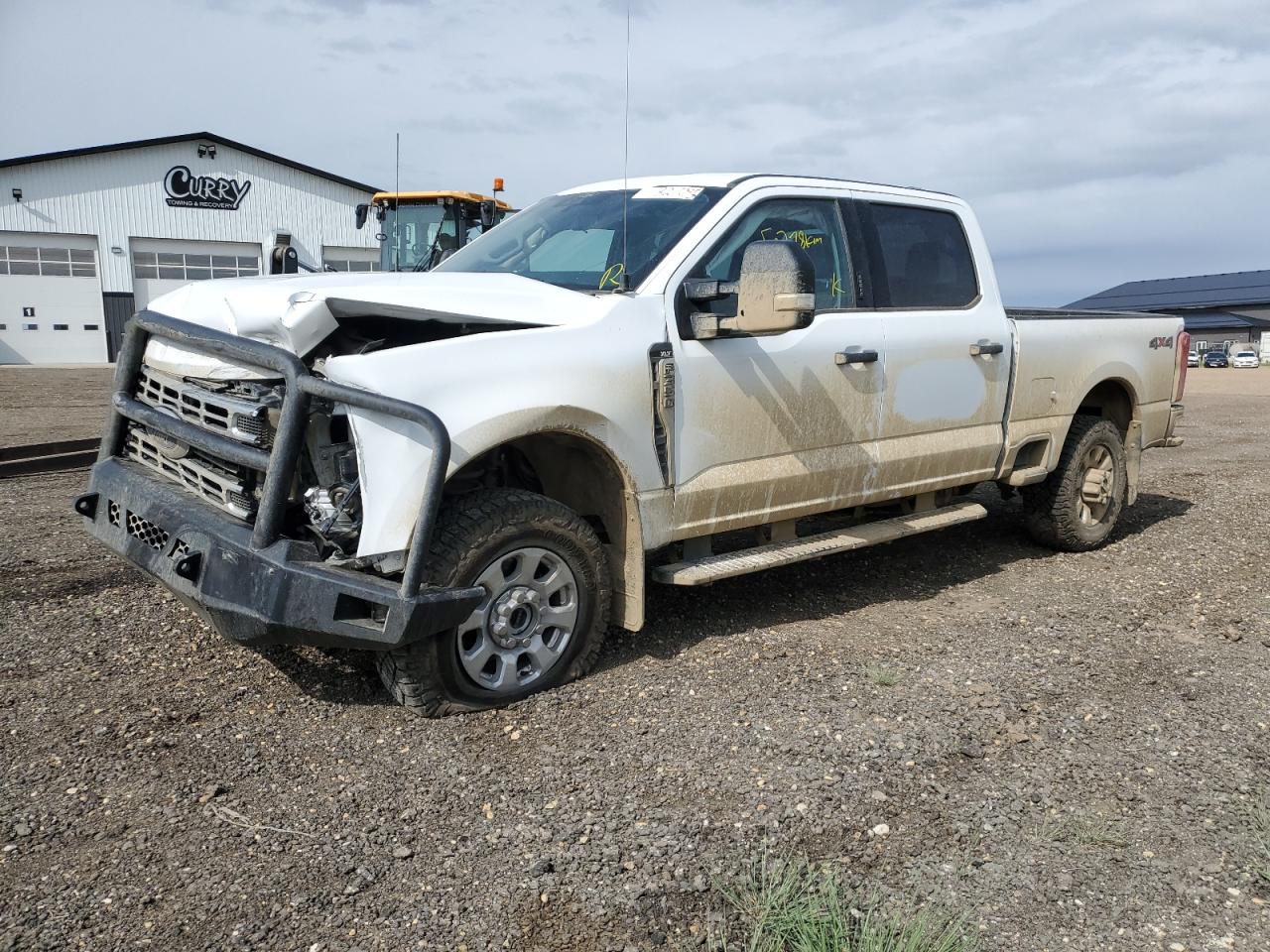 2024 Ford F350 Super Duty na sprzedaż w Nisku, AB - Front End