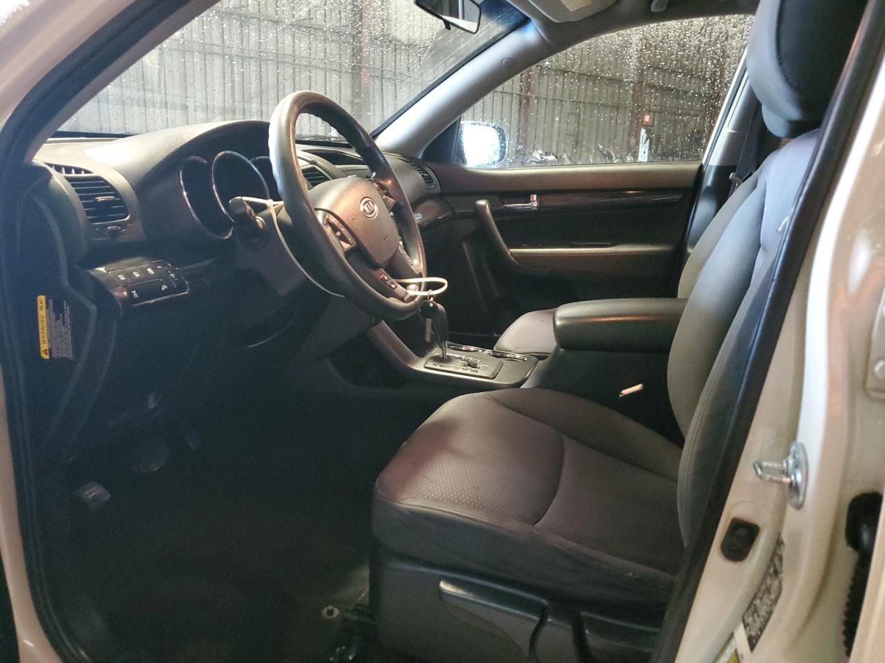 2011 Kia Sorento Base VIN: 5XYKTDA20BG148699 Lot: 56931405