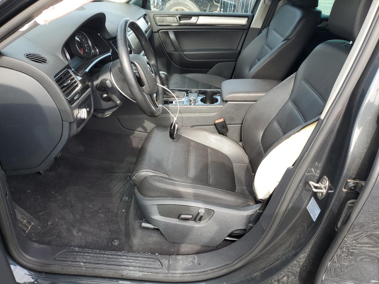 2013 Volkswagen Touareg V6 Tdi VIN: WVGEP9BP9DD005059 Lot: 55320455
