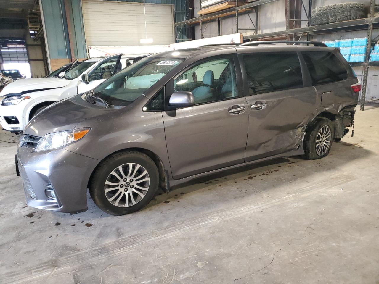 2018 Toyota Sienna Xle იყიდება Eldridge-ში, IA - All Over