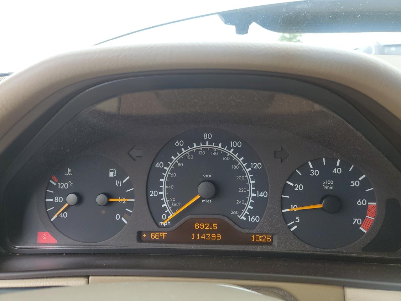 1999 Mercedes-Benz E 320 VIN: WDBJF65H3XA906814 Lot: 56183905