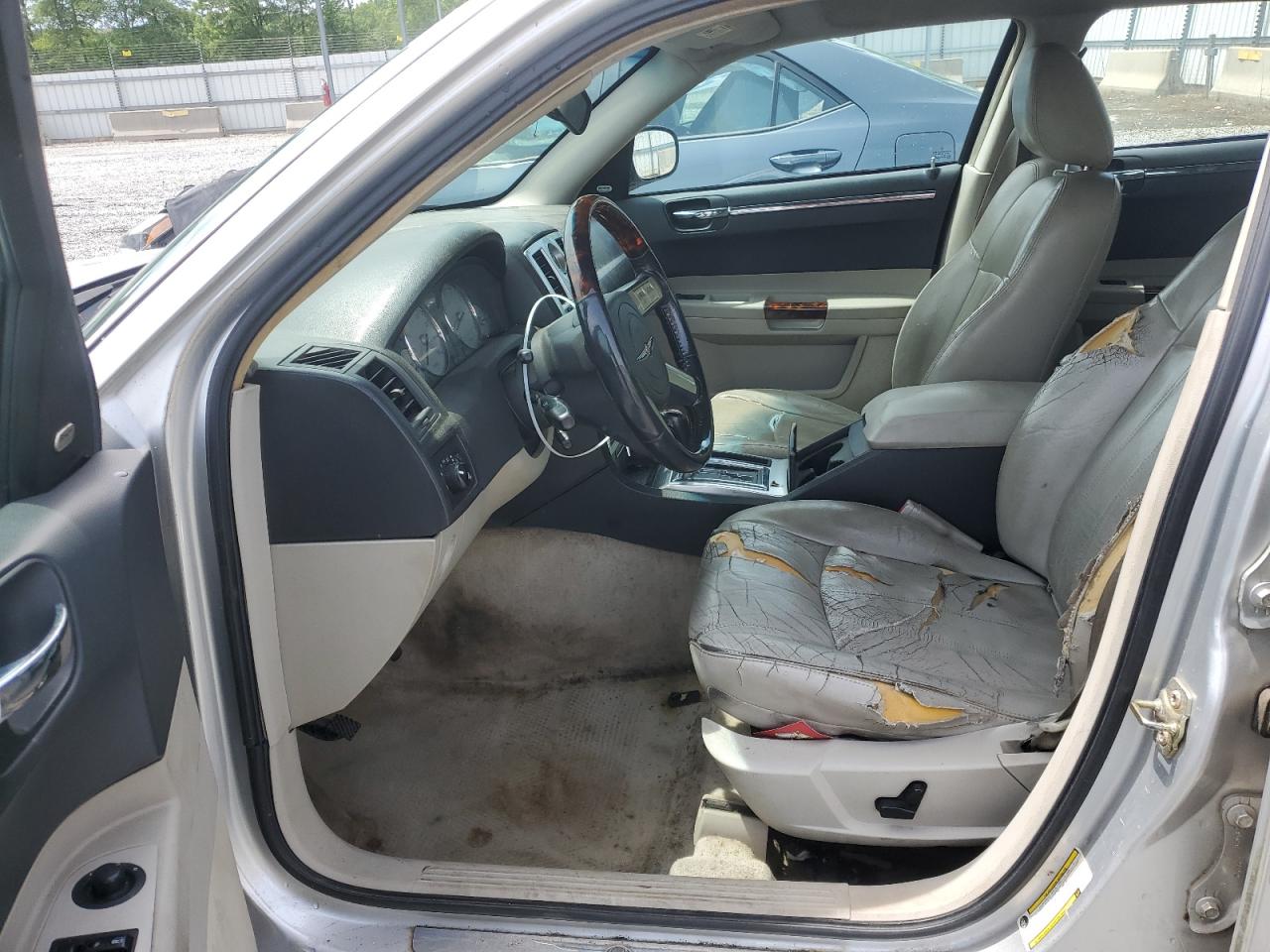 2005 Chrysler 300C VIN: 2C3JA63H35H560625 Lot: 56374105