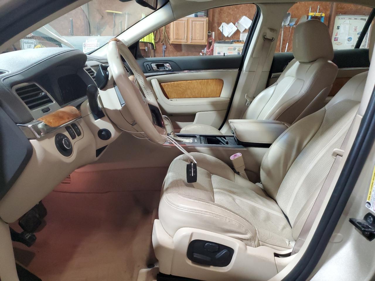2010 Lincoln Mks VIN: 1LNHL9FTXAG602828 Lot: 55495325