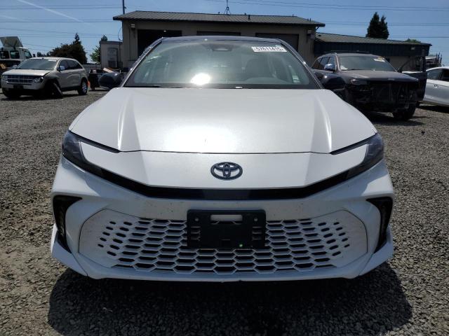  TOYOTA CAMRY 2025 Белы