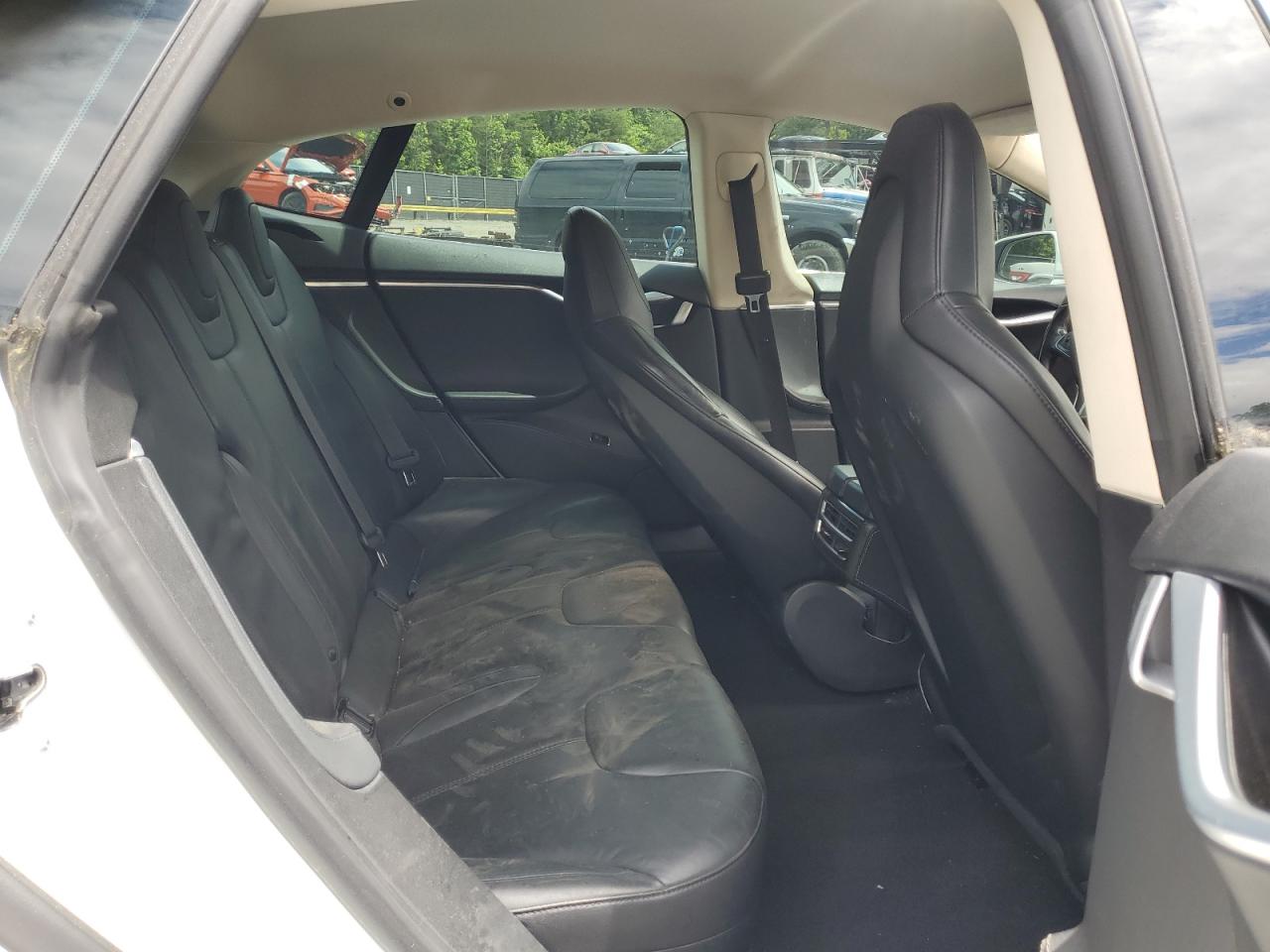 2014 Tesla Model S VIN: 5YJSA1H16EFP44977 Lot: 58138265