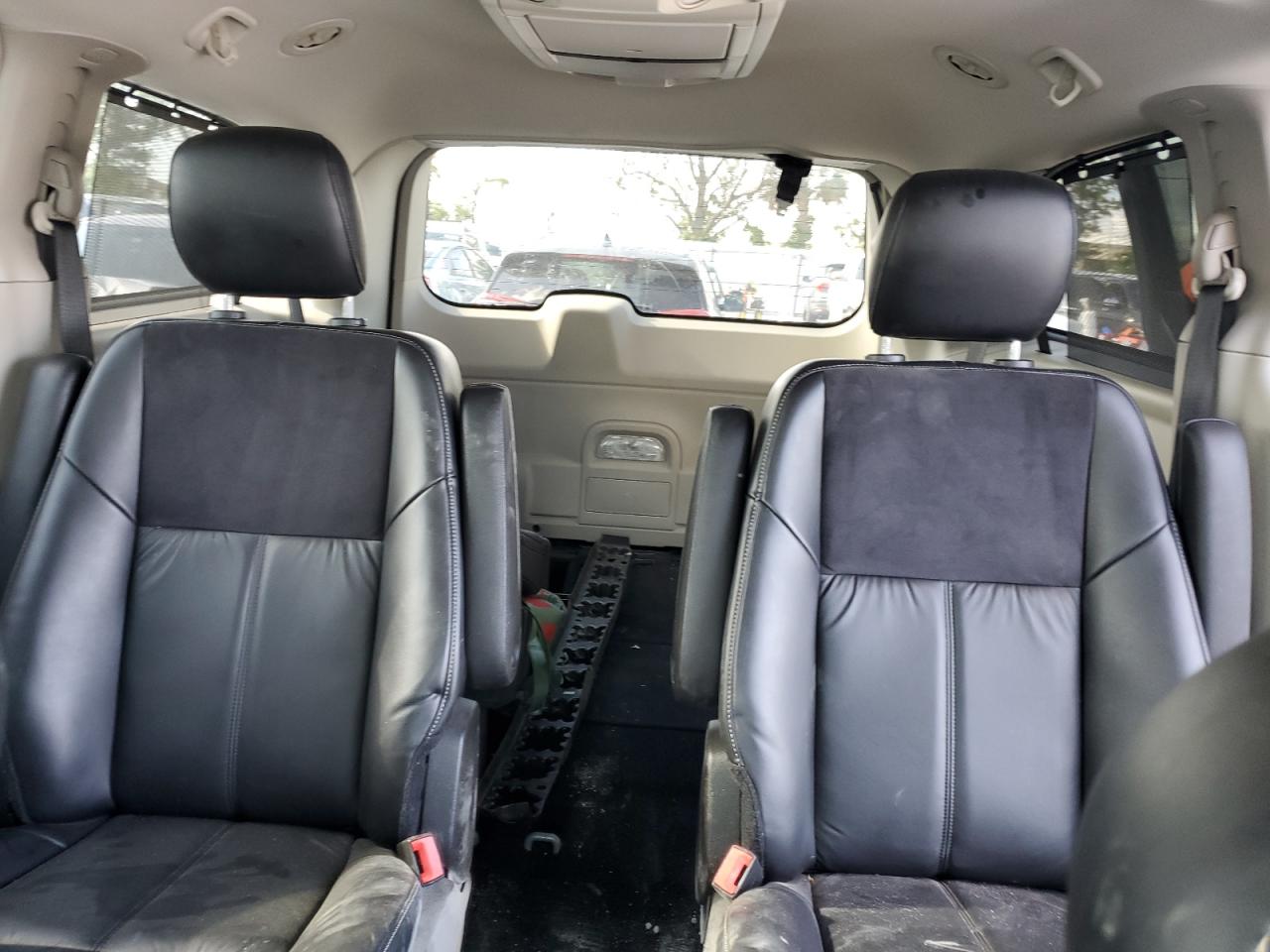 2015 Chrysler Town & Country Limited Platinum VIN: 2C4RC1GG6FR584054 Lot: 56881575