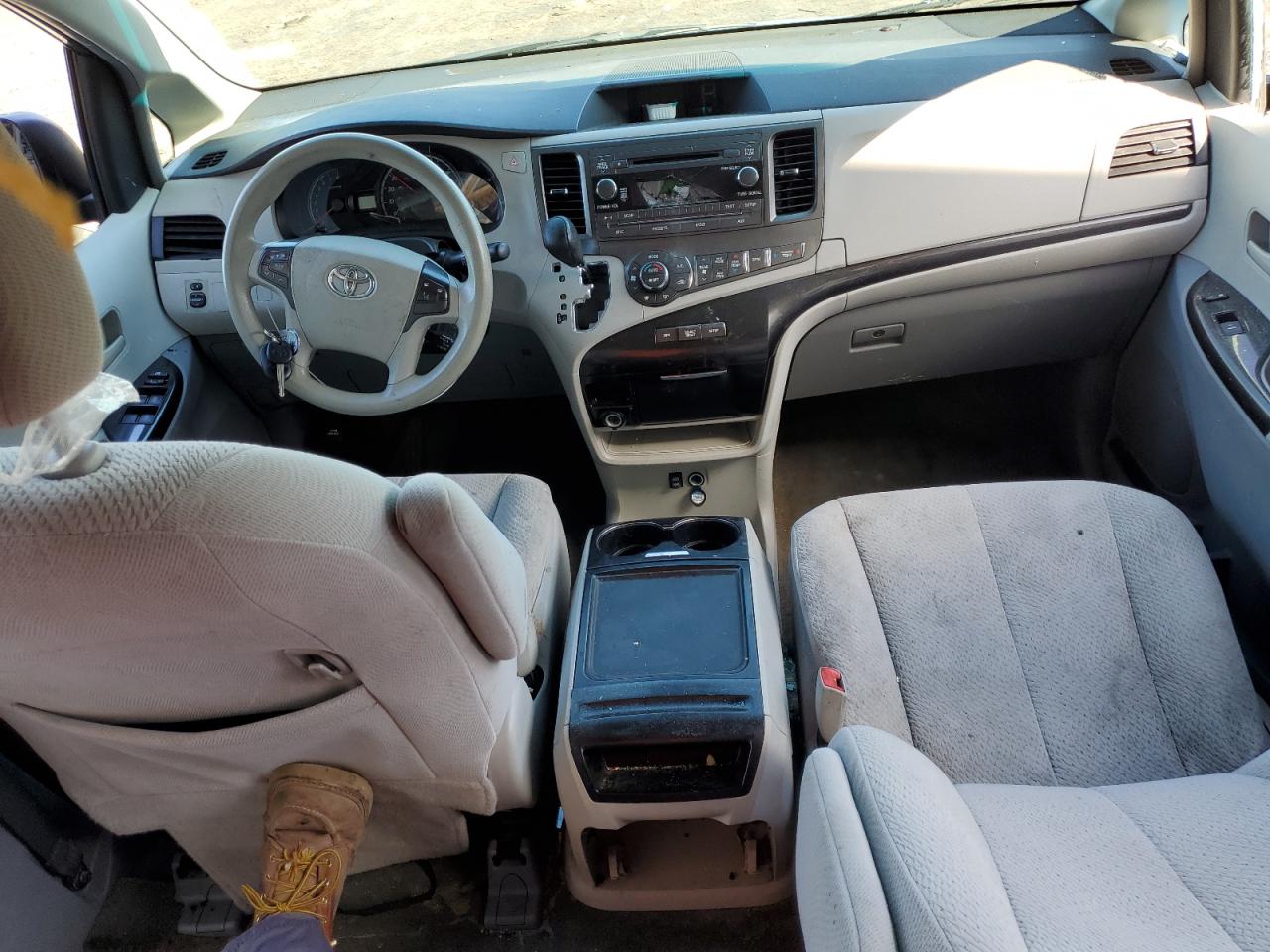 2013 Toyota Sienna Le VIN: 5TDKK3DC0DS404489 Lot: 56990105