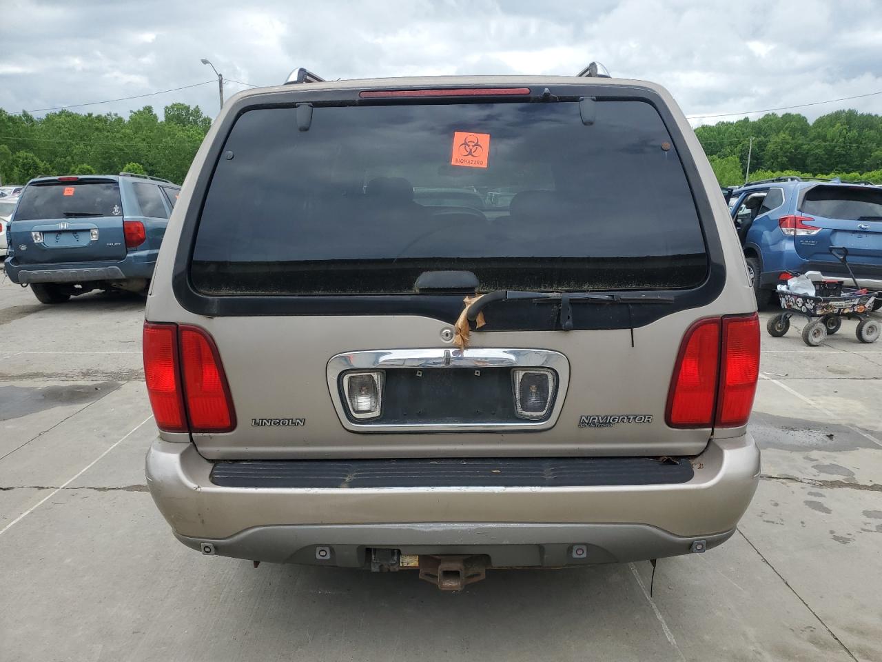 2000 Lincoln Navigator VIN: 5LMFU28A6YLJ24025 Lot: 56555095