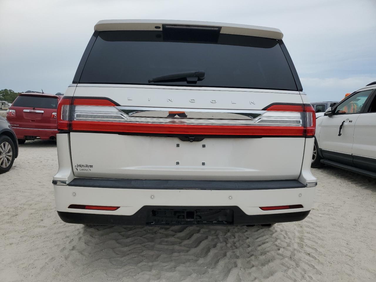 2018 Lincoln Navigator - Image 6