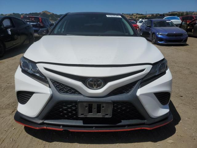  TOYOTA CAMRY 2019 Белый