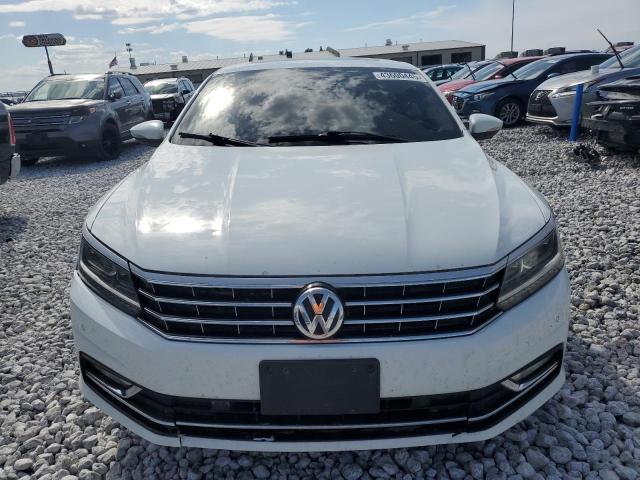  VOLKSWAGEN PASSAT 2017 Белый