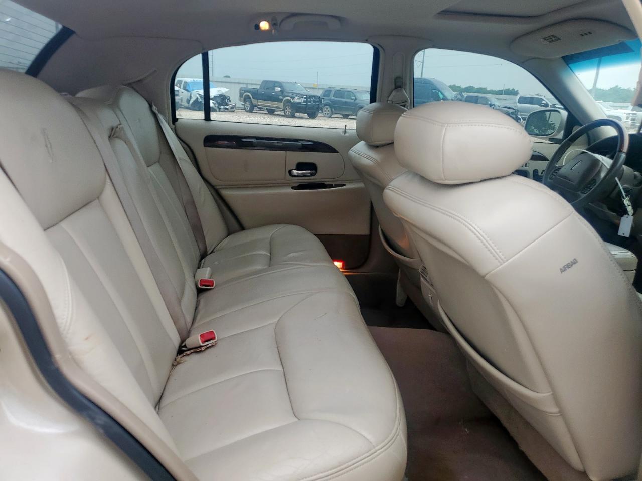 2000 Lincoln Town Car Cartier VIN: 1LNHM83W5YY847708 Lot: 57425465