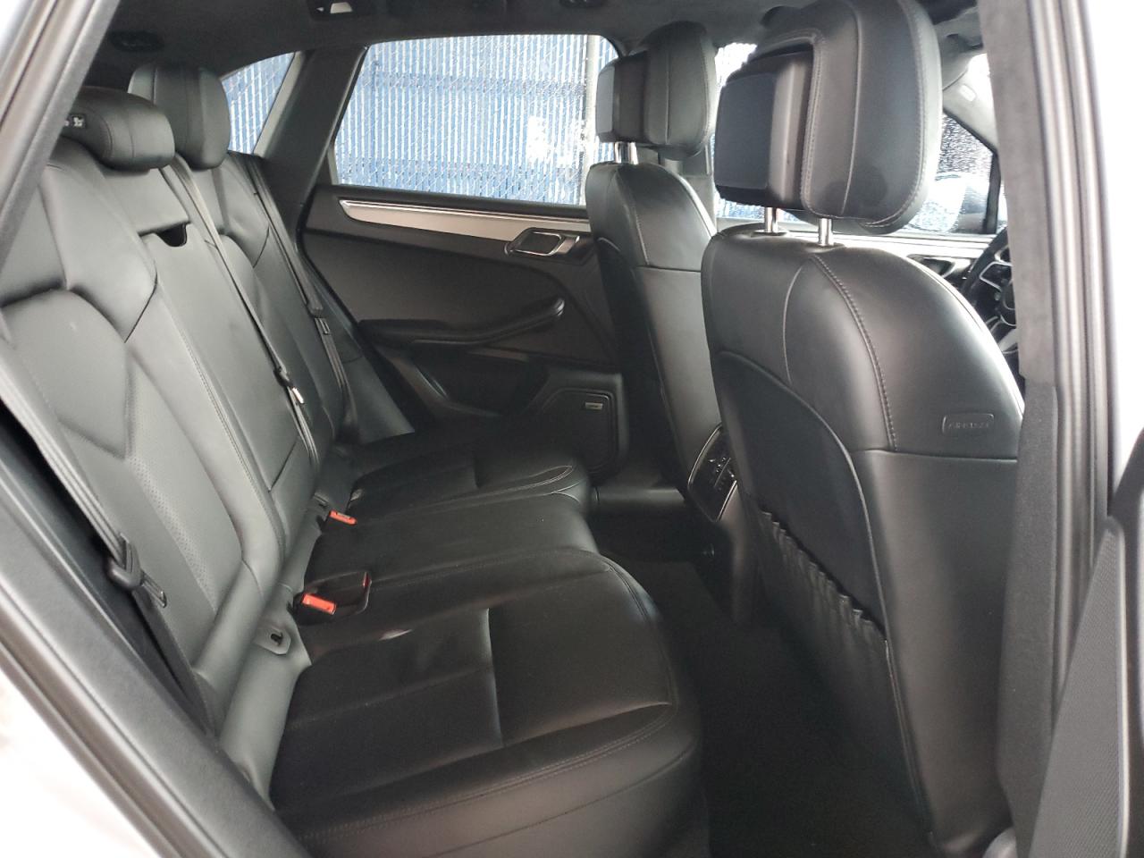 2016 Porsche Macan Turbo VIN: WP1AF2A54GLB93236 Lot: 56667095