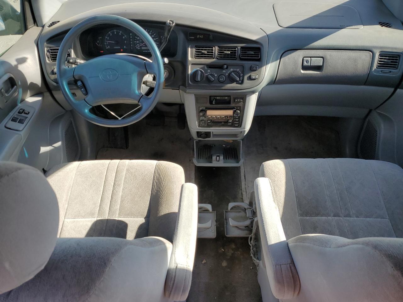 2000 Toyota Sienna Le VIN: 4T3ZF13C5YU287117 Lot: 55989145