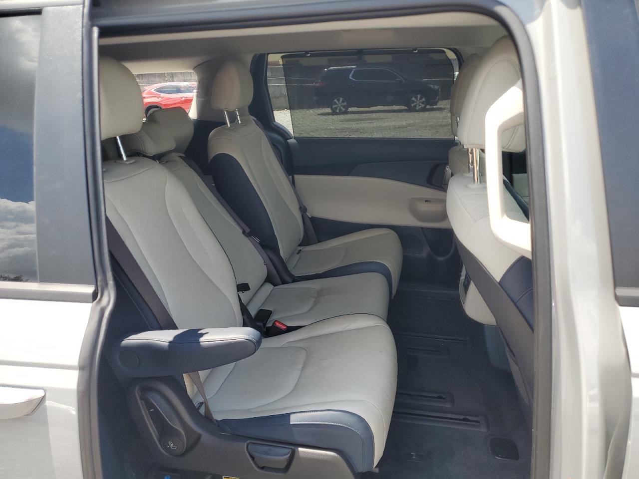 2025 Kia Carnival Ex VIN: KNDNC5KA7S6058655 Lot: 58043595