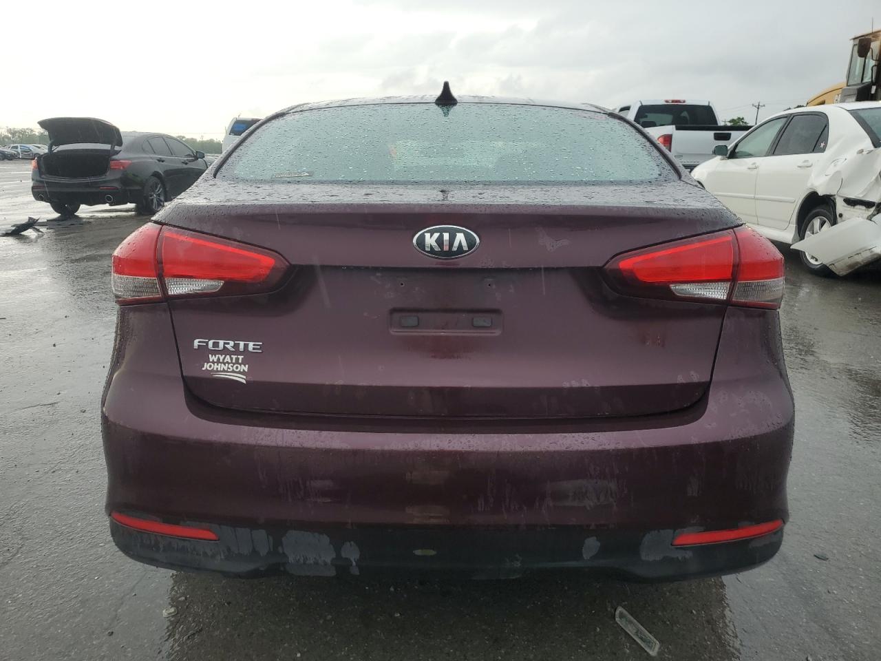 2018 Kia Forte Lx VIN: 3KPFK4A78JE185768 Lot: 55730375