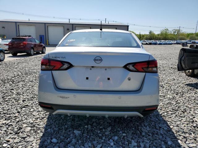  NISSAN VERSA 2024 Silver