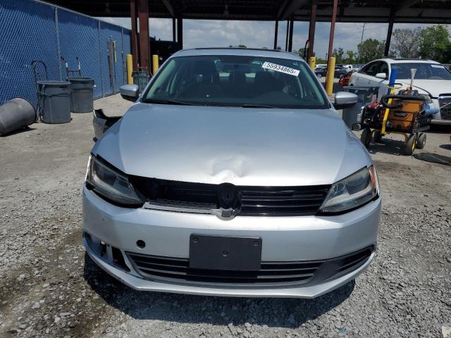 Седани VOLKSWAGEN JETTA 2012 Сріблястий