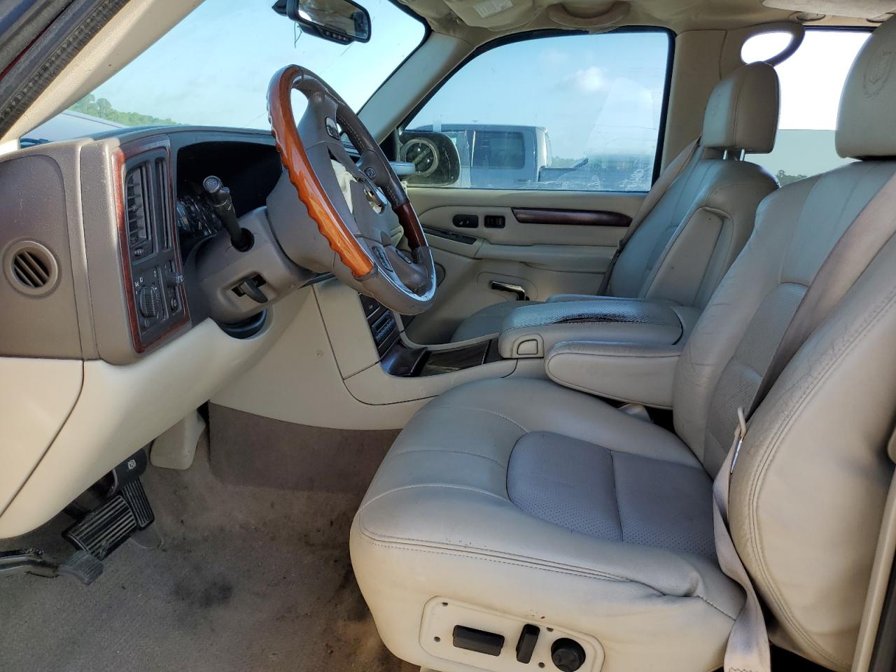2005 Cadillac Escalade Luxury VIN: 1GYEC63N25R233303 Lot: 56823935