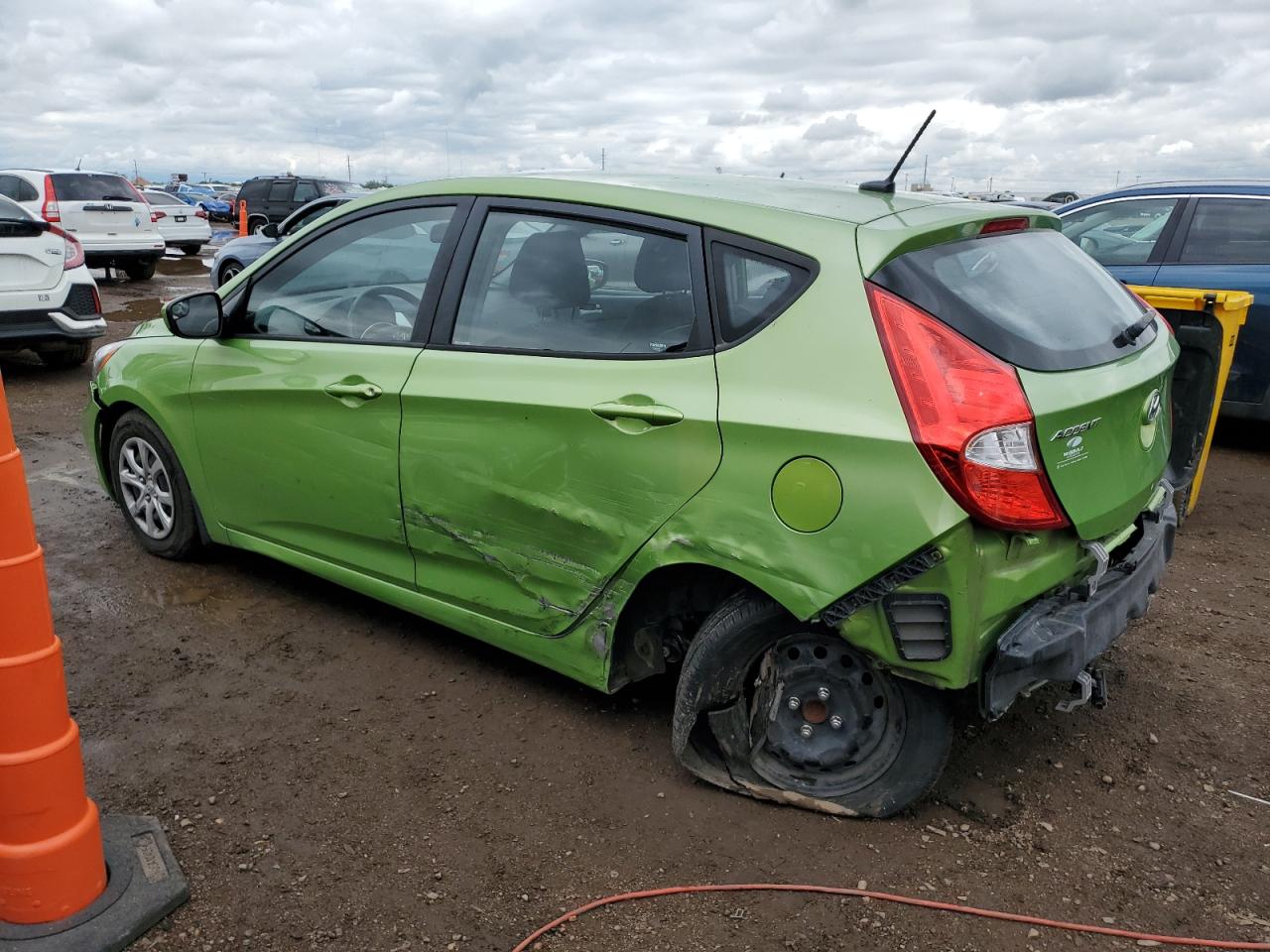 2014 Hyundai Accent Gls green hatchbac gas KMHCT5AE7EU183050 photo #3