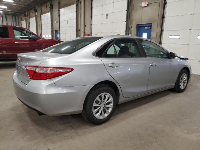  TOYOTA CAMRY 2017 Серебристый
