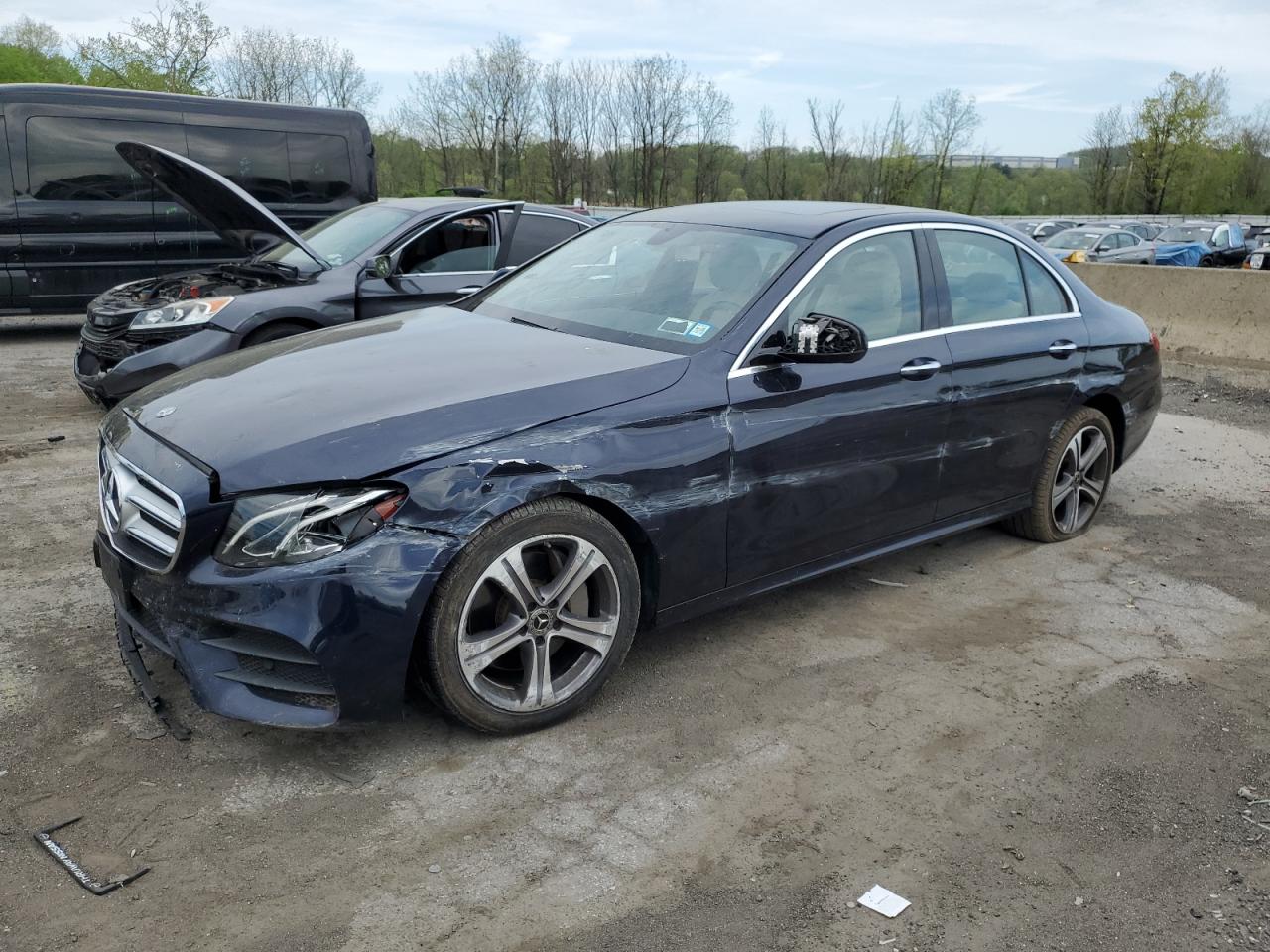 2020 Mercedes-Benz E 350 4Matic zu verkaufen in Marlboro, NY - Front End