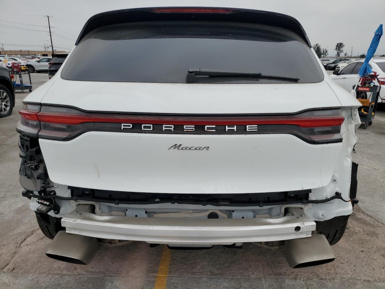 2024 Porsche Macan Base VIN: WP1AA2A52RLB08024 Lot: 50064855