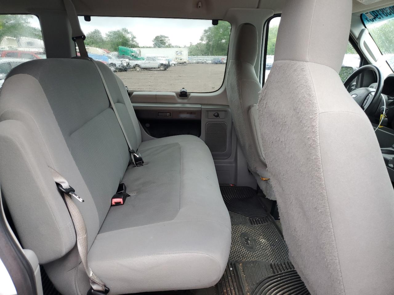 2009 Ford Econoline E350 Super Duty Wagon VIN: 1FBNE31L49DA74498 Lot: 56381945