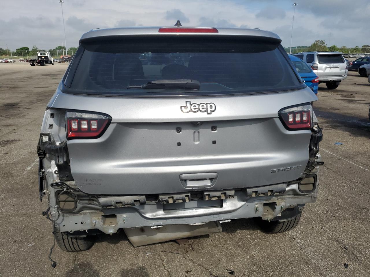 2018 Jeep Compass Sport VIN: 3C4NJCAB5JT272312 Lot: 56700395