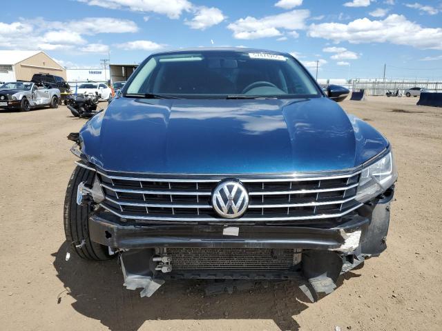  VOLKSWAGEN PASSAT 2018 Синій