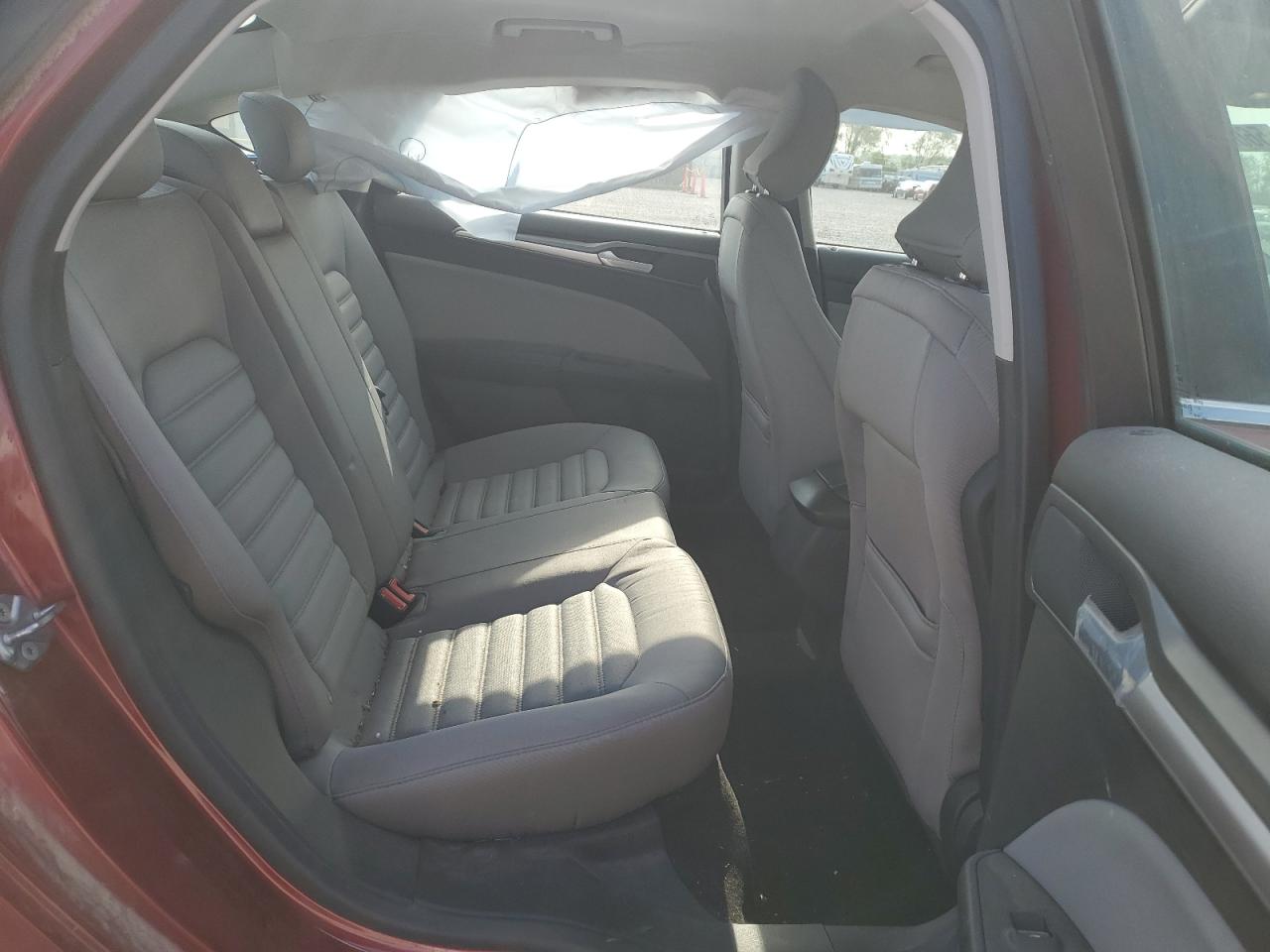 2015 Ford Fusion S VIN: 3FA6P0G78FR180013 Lot: 56060095