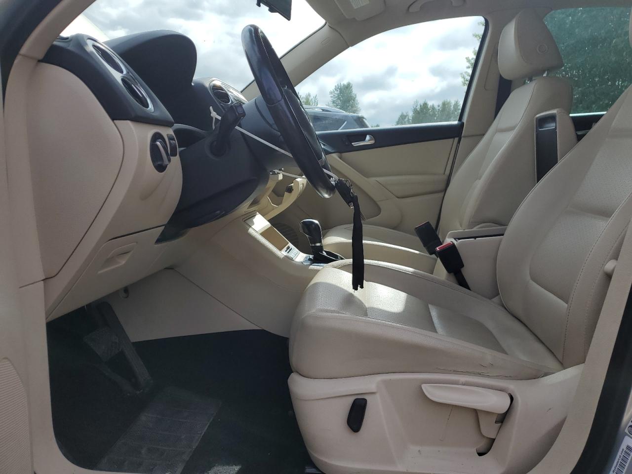 2011 Volkswagen Tiguan S VIN: WVGBV7AX8BW539668 Lot: 56858575