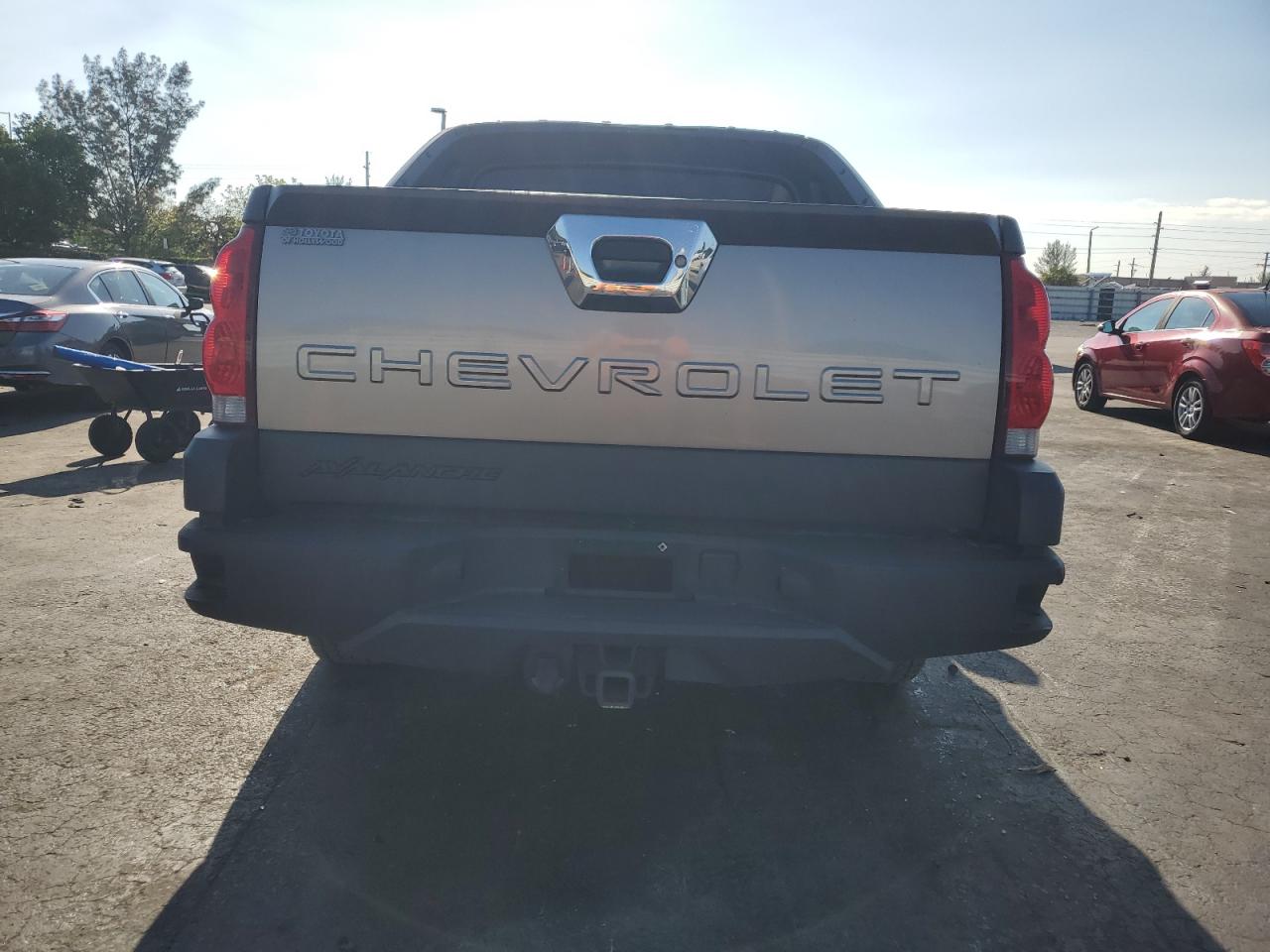 2002 Chevrolet Avalanche K1500 VIN: 3GNEK13T52G106543 Lot: 56304175