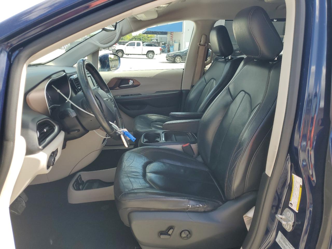 2017 Chrysler Pacifica Touring L VIN: 2C4RC1BG1HR821530 Lot: 57182805