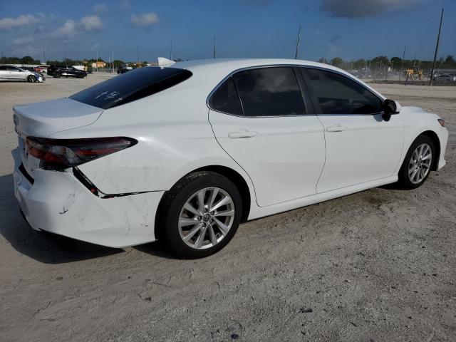  TOYOTA CAMRY 2022 Biały