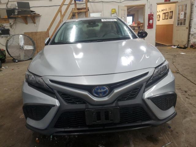  TOYOTA CAMRY 2021 Srebrny