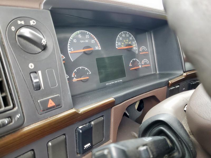 2015 VOLVO VNL SEMI TRUCK