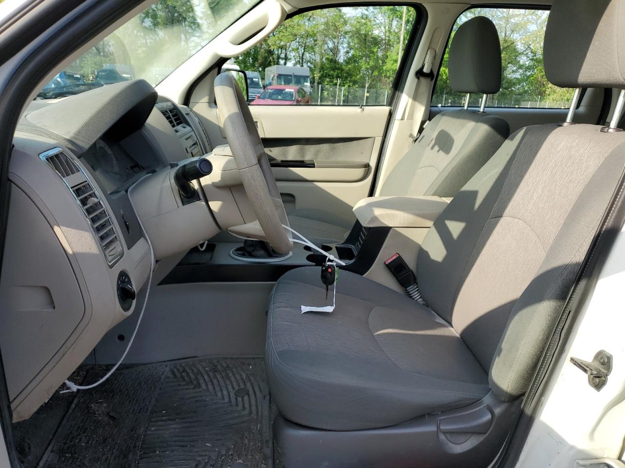 2011 Mazda Tribute I VIN: 4F2CY0C75BKM00092 Lot: 55659315