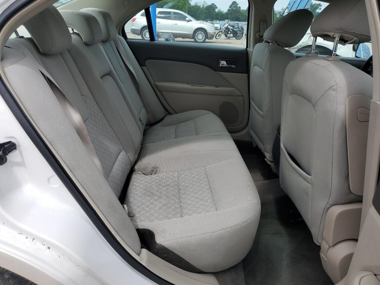 2010 Ford Fusion Se VIN: 3FAHP0HA4AR399837 Lot: 55931035