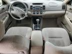 2004 Toyota Camry Le   na sprzedaż w Pekin, IL - Front End