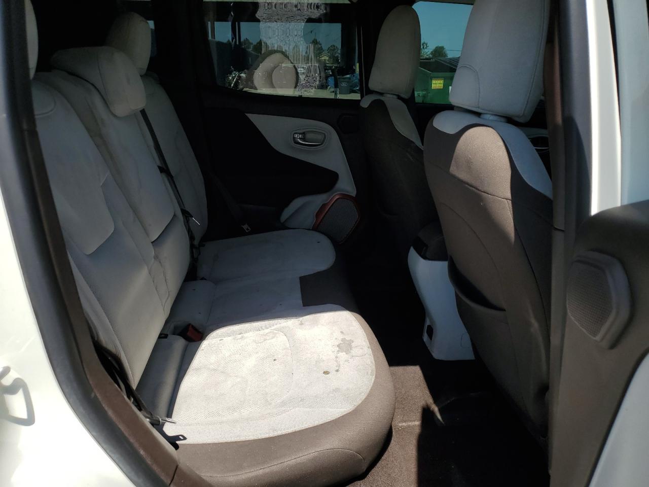 2015 Jeep Renegade Latitude VIN: ZACCJABT1FPB45526 Lot: 57231575