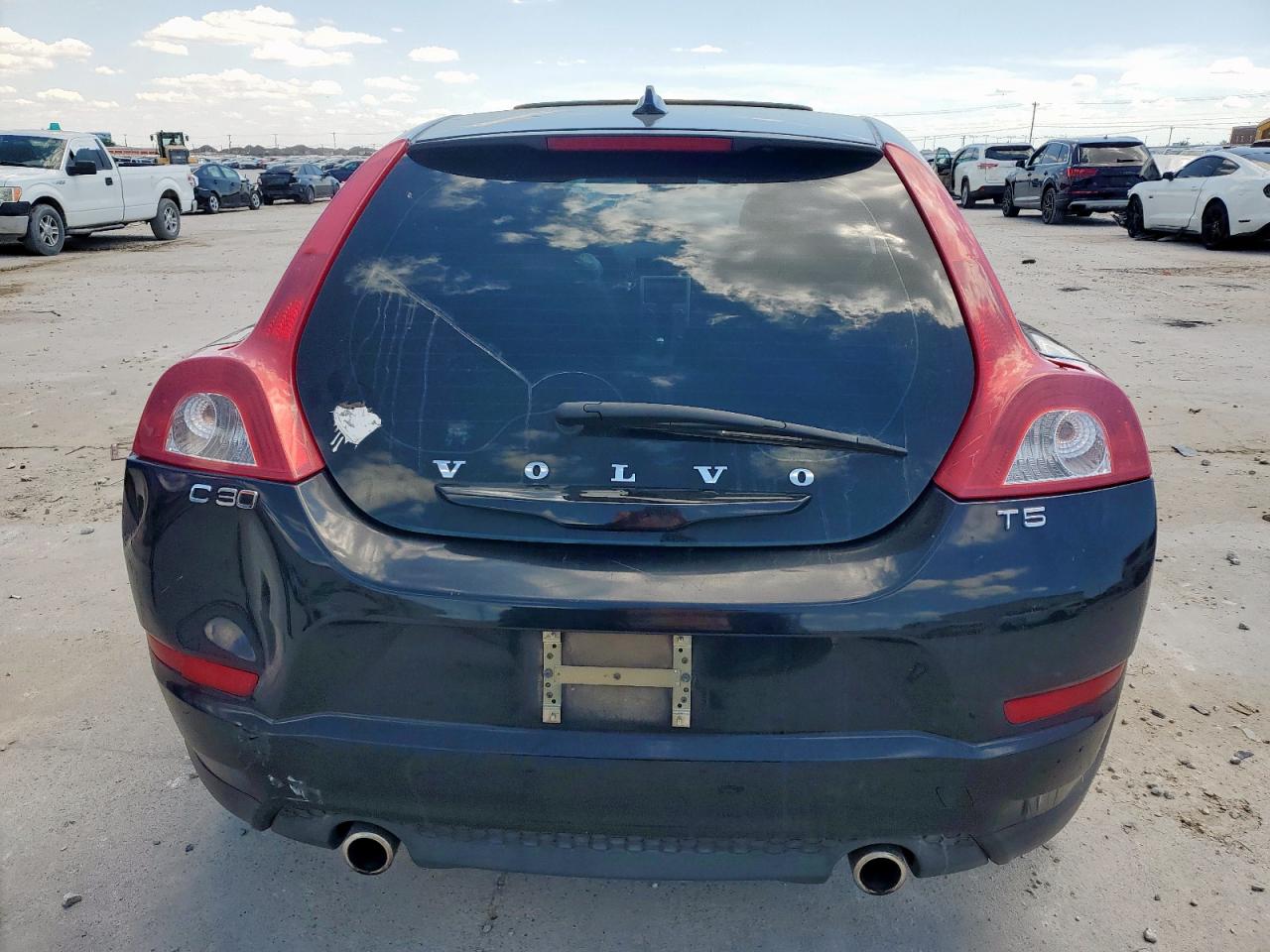2011 Volvo C30 T5 VIN: YV1672MK3B2247723 Lot: 56505685